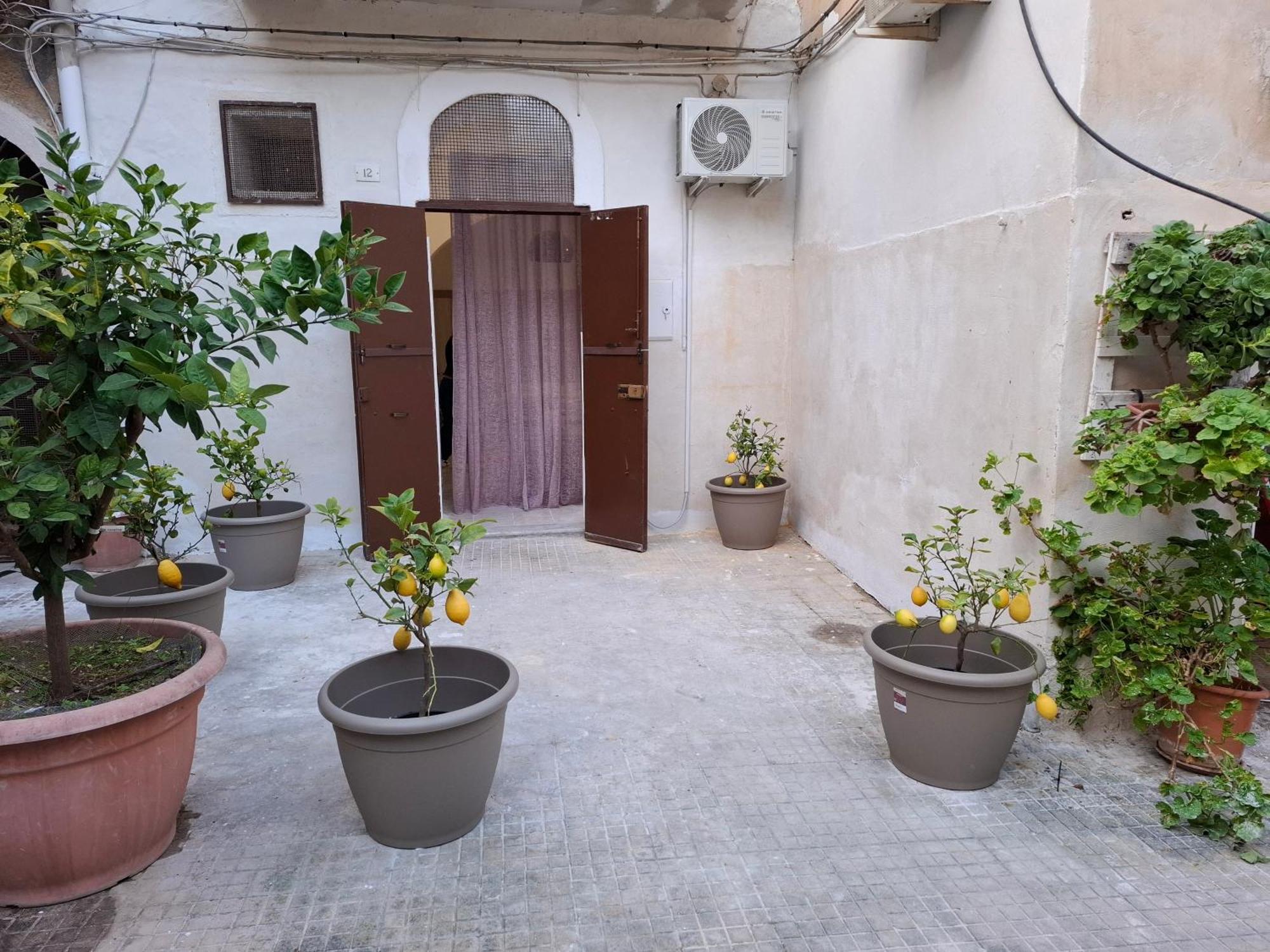 B&B Le Lumie "Il Cortiletto Del Centro" Agrigento Exterior foto